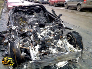 Illustration for article titled Decadent American Corvette Burned By Ukrainian Proletariat